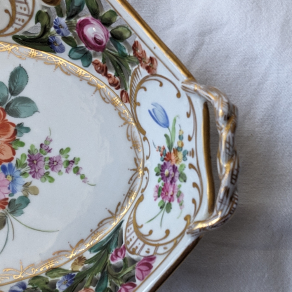 Dresden Potscappel Carl Thieme Pierced Floral Gold Handled Serving Bowl Damaged - Picture 12 of 16